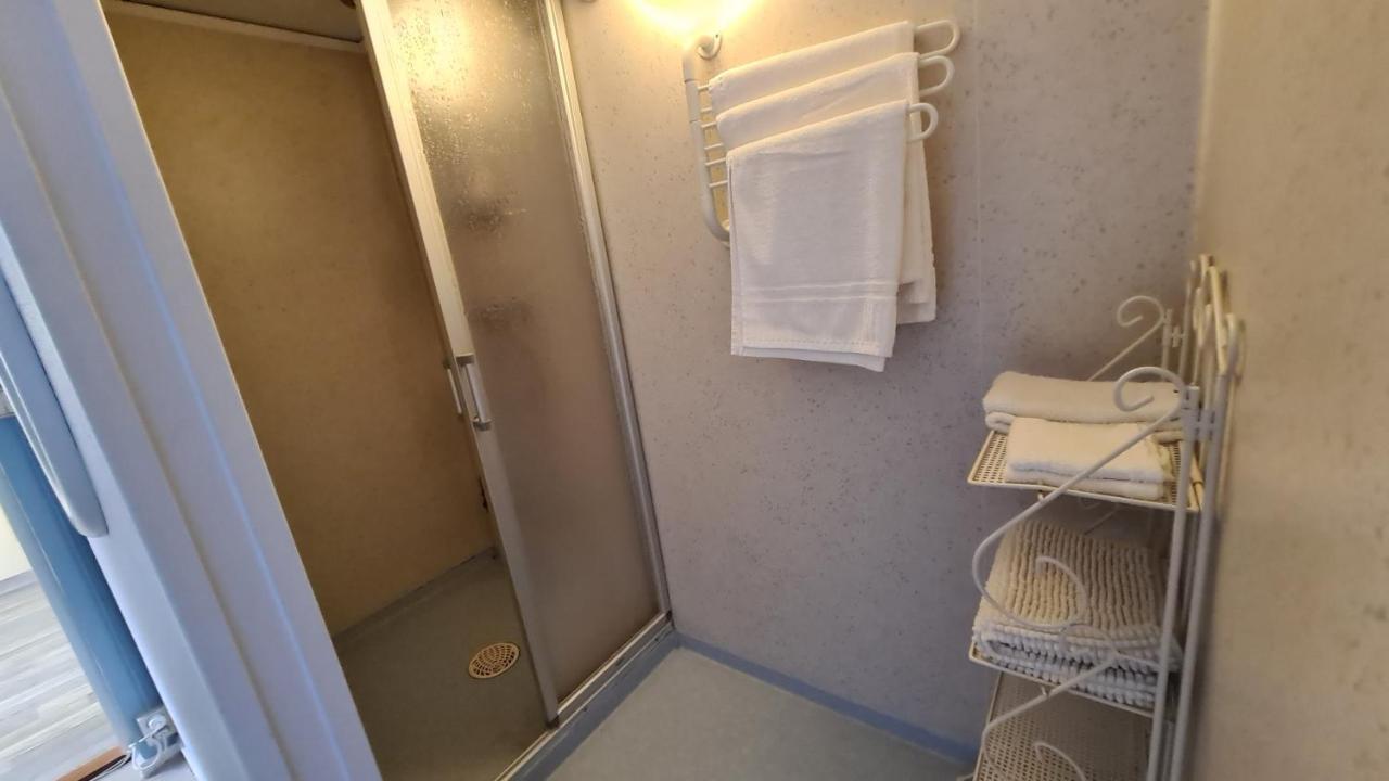Villa Luna Breakfast Hotel Killeberg Екстериор снимка