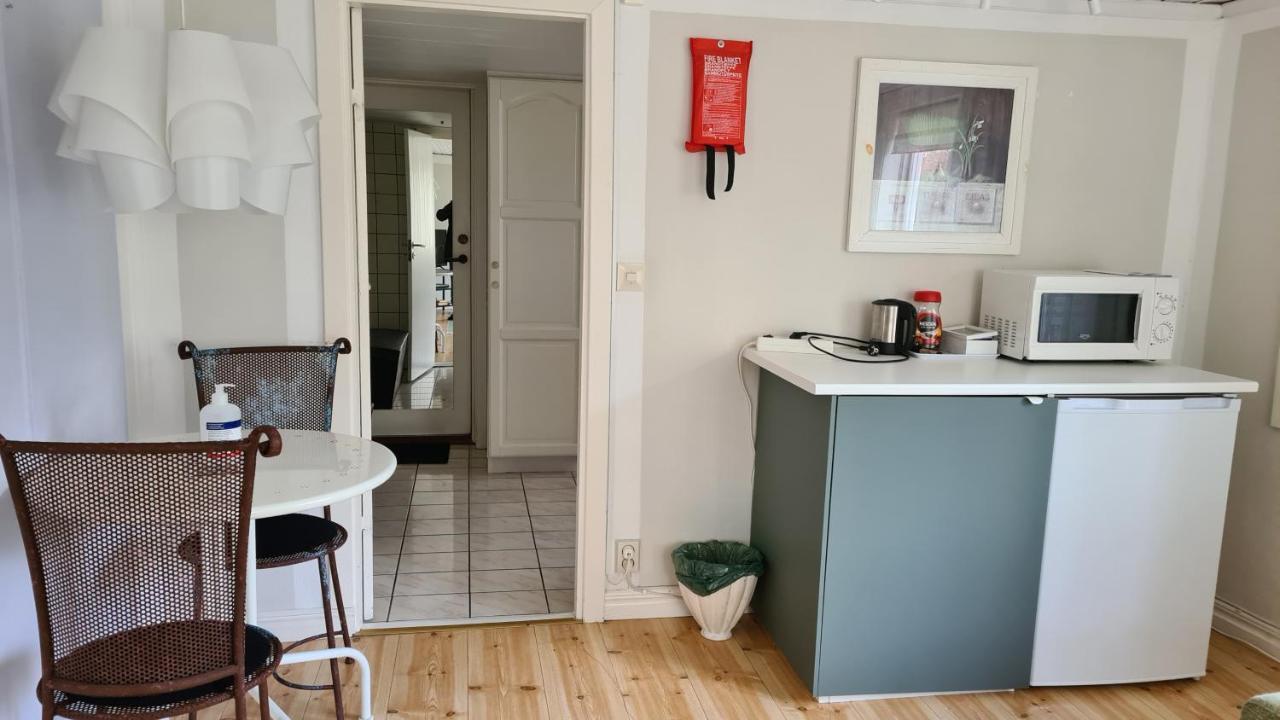 Villa Luna Breakfast Hotel Killeberg Екстериор снимка