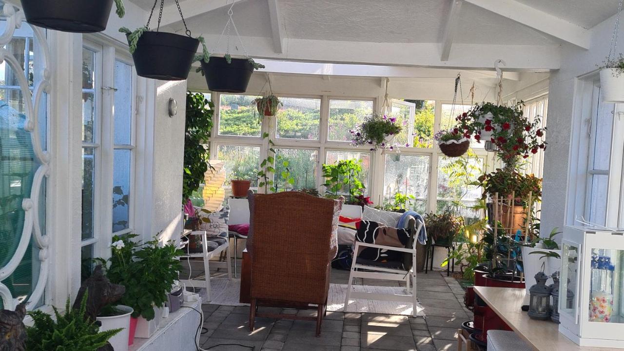 Villa Luna Breakfast Hotel Killeberg Екстериор снимка